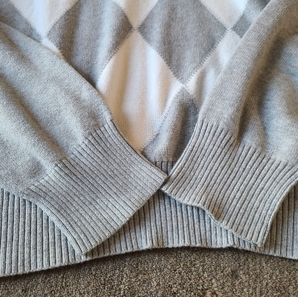 Express Design Studio vintage V neck sweater. Mens size medium. Gray & White - Picture 2 of 7